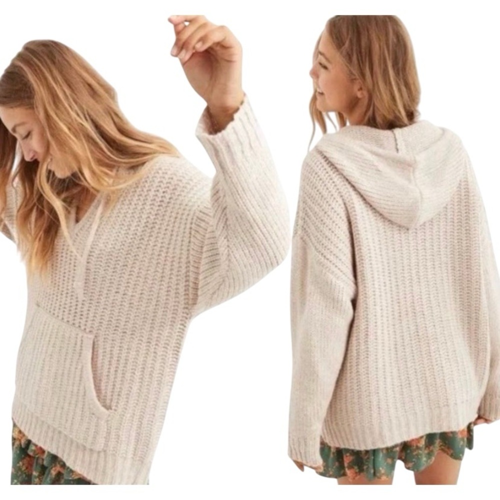 Aerie Cream V-Neck Chunky Knit Hooded Street Sweater
